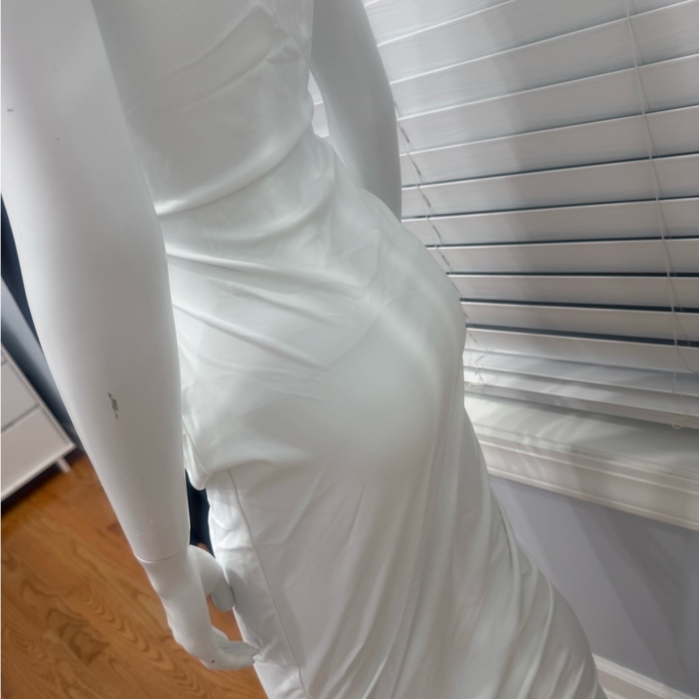Missguided White Backless Dress - Picture 5 of 5